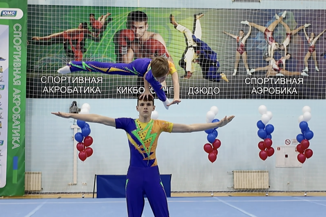 В Нижневартовске стартовали Всероссийские соревнования по акробатике «Черное золото Приобья»