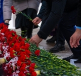 Делегации из Индии и Ирана возложили цветы в память об участниках ВОВ и погибших в теракте в Подмосковье