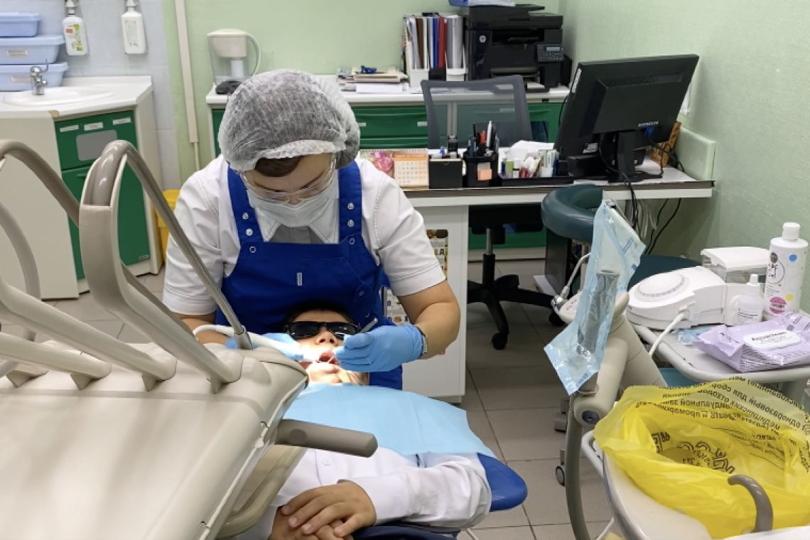 В Нижневартовске прошёл форум стоматологов, где делились опытом в лечении зубов юным пациентам