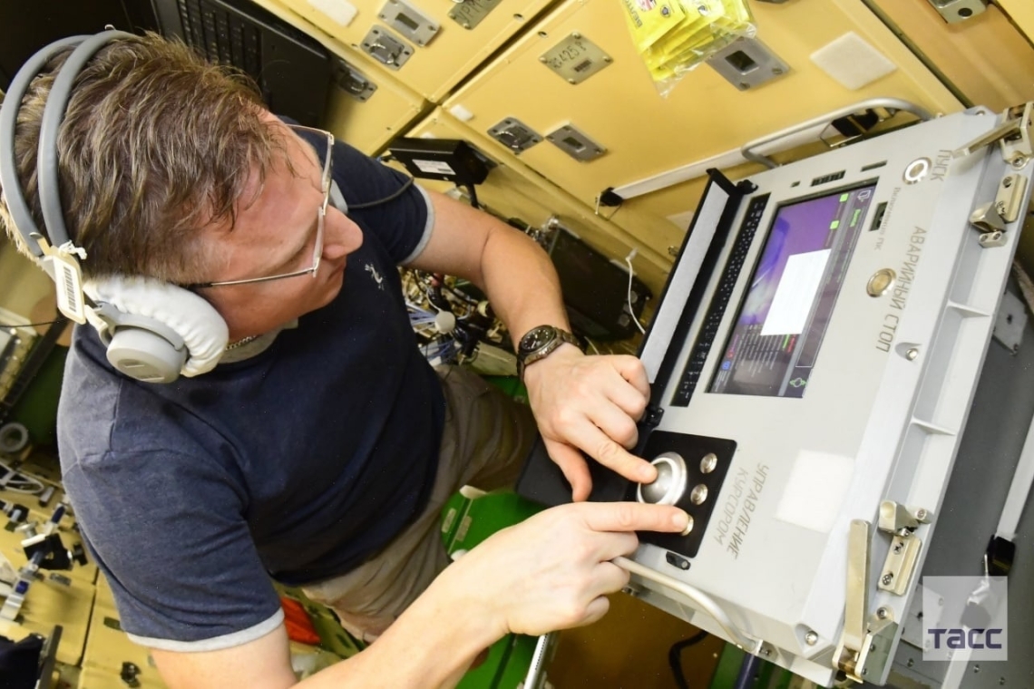 Космонавты на МКС напечатали пробную деталь российским 3D-принтером