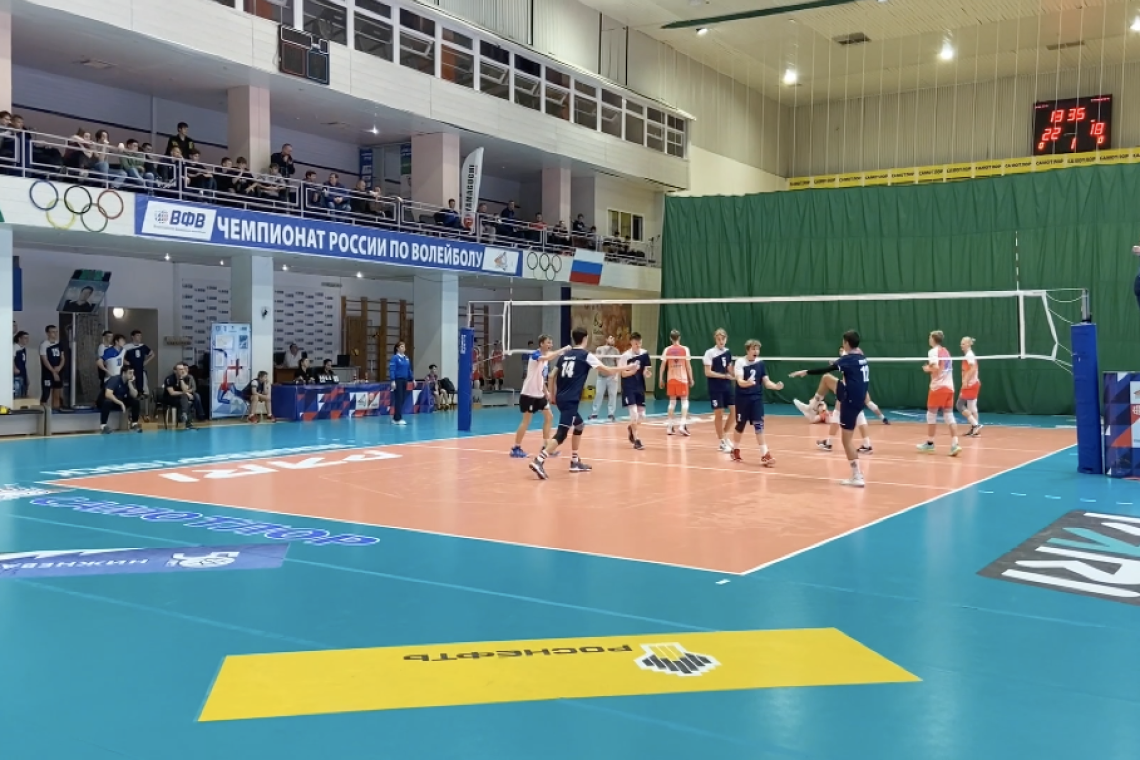Первенство УрФО по волейболу стартовало в Нижневартовске