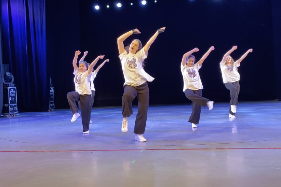 В минувшее воскресенье во Дворце искусств танцевальные коллективы города приняли участие в фестивале современной хореографии