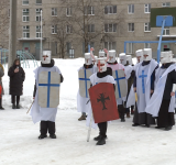 Воспитанники православной гимназии и их родители воссоздали «Ледовое побоище»