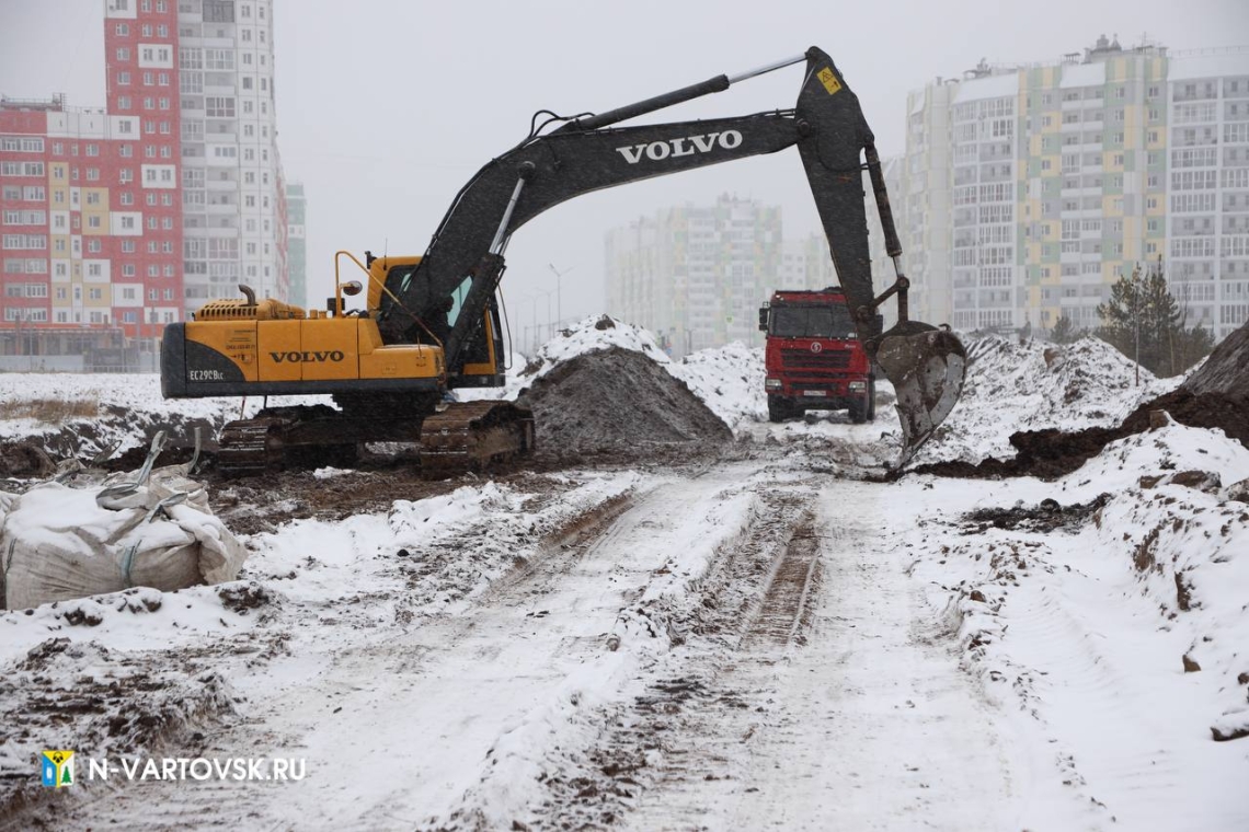 В Нижневартовске началось строительство нового участка дороги между улицами Ленина и Нововартовской
