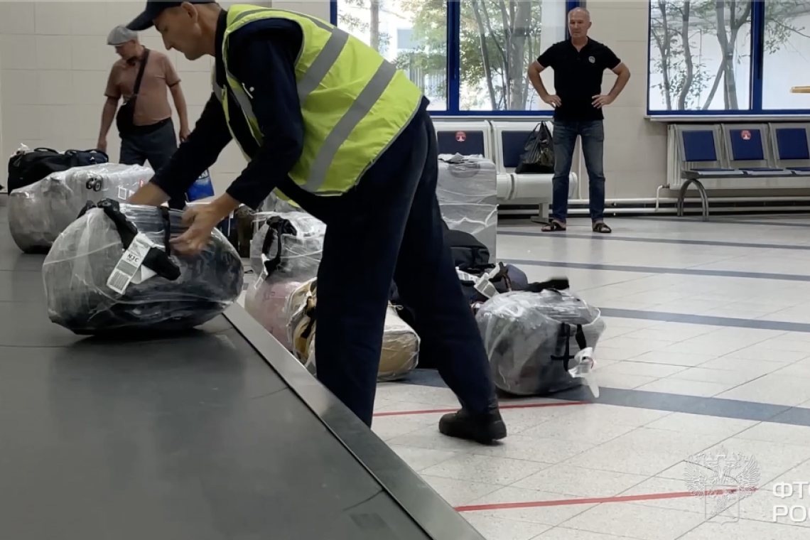 В аэропорту Нижневартовска тюменские таможенники выявили контрабанду